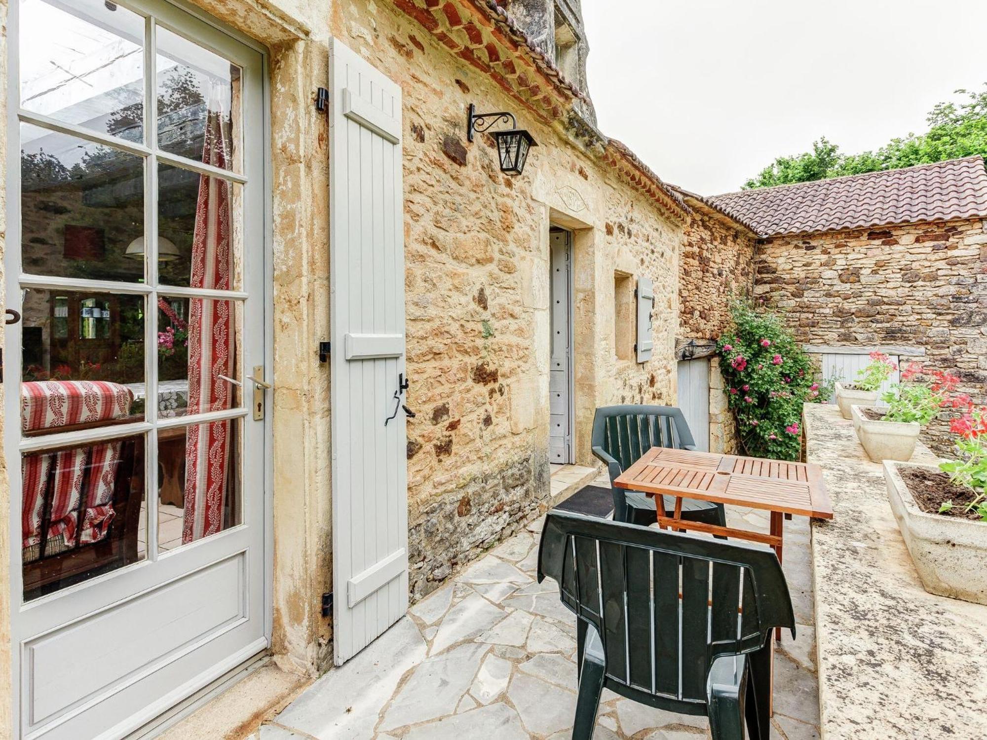 Cosy Holiday Home In Lantheuil With Garden Villefranche-du-Périgord المظهر الخارجي الصورة