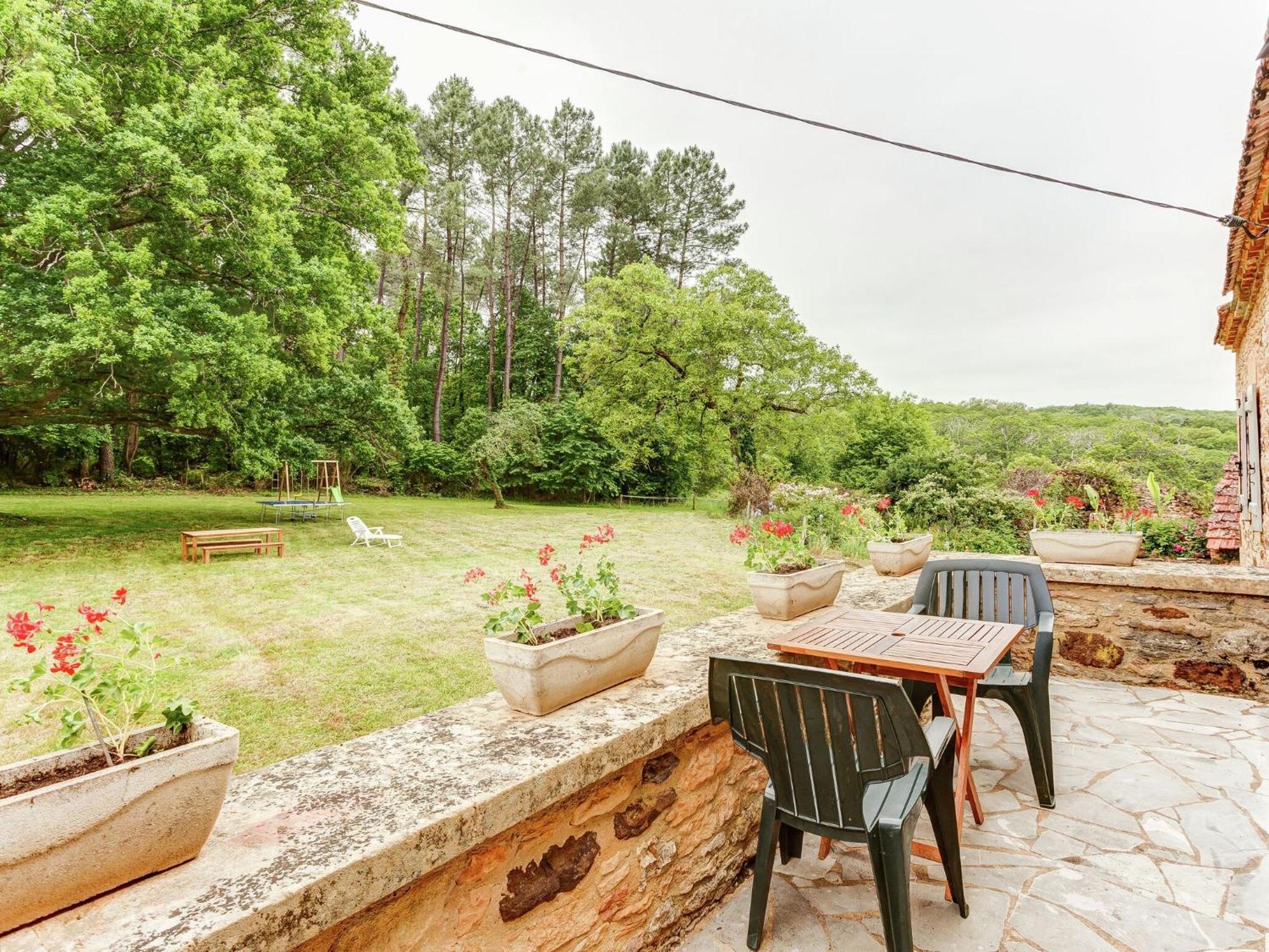 Cosy Holiday Home In Lantheuil With Garden Villefranche-du-Périgord المظهر الخارجي الصورة