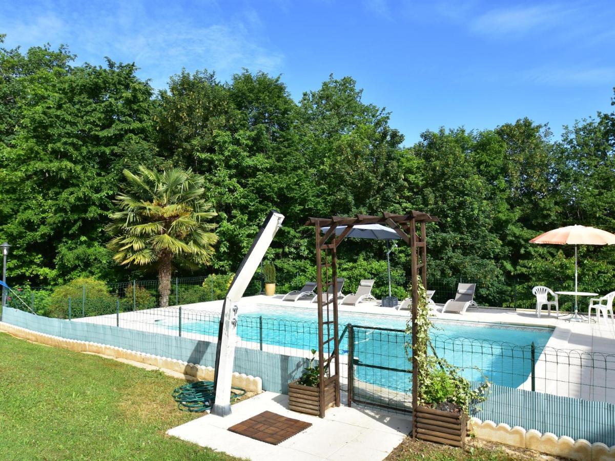 Cosy Holiday Home In Lantheuil With Garden Villefranche-du-Périgord المظهر الخارجي الصورة